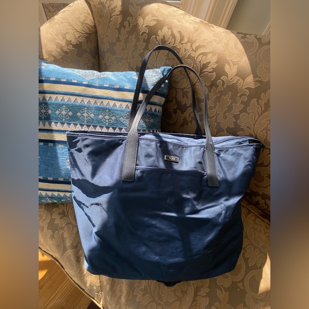 Tumi Voyageur Q-Tote Navy Nylon Leather Laptop Travel Tote Extra Large - Picture 4 of 12